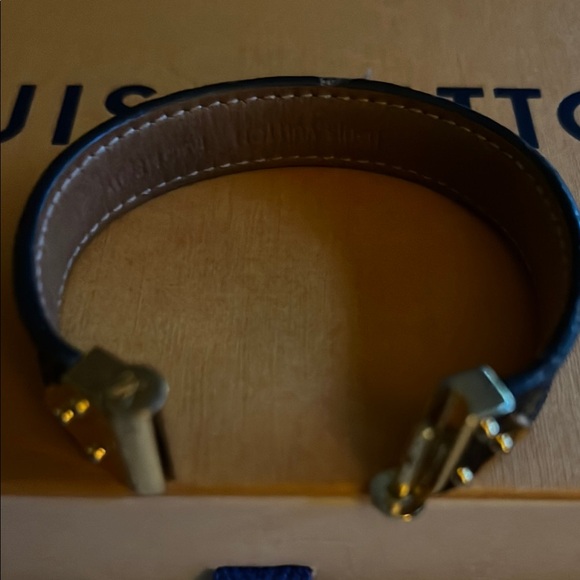 Louis Vuitton Monogram Bracelet/with box/pouch bag small size 17 Authentic - Picture 6 of 14